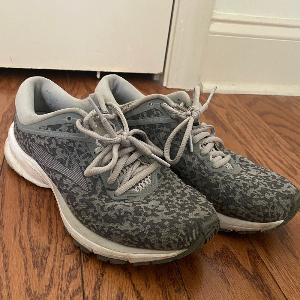 Brooks Gray Pattern Running Shoes